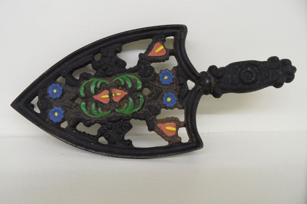 Vintage - Metal - Wilton - Trivet Vintage - Metal - Wilton - Trivet
