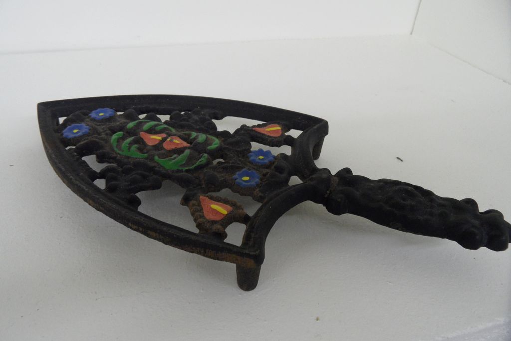 Vintage - Metal - Wilton - Trivet Vintage - Metal - Wilton - Trivet