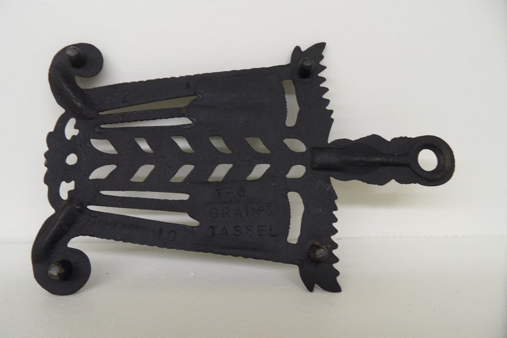 Vintage - Metal - Wilton - Trivet Vintage - Metal - Wilton - Trivet