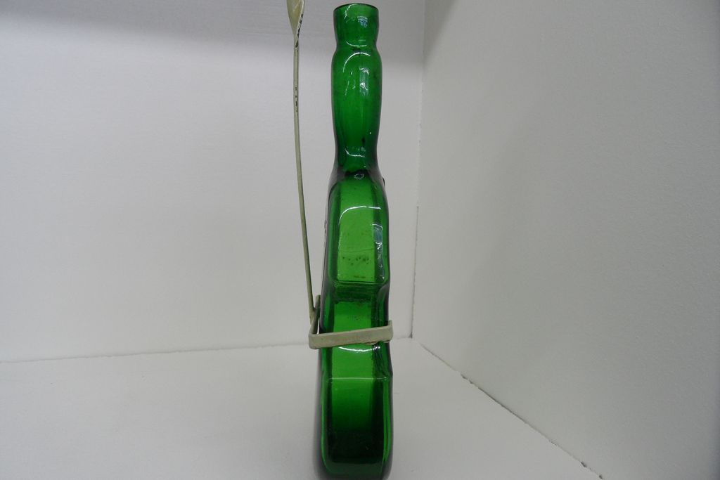 Vintage - Glass - Green hand-blown Violin with Hanger Vintage - Glass - Green hand-blown Violin with Hanger
