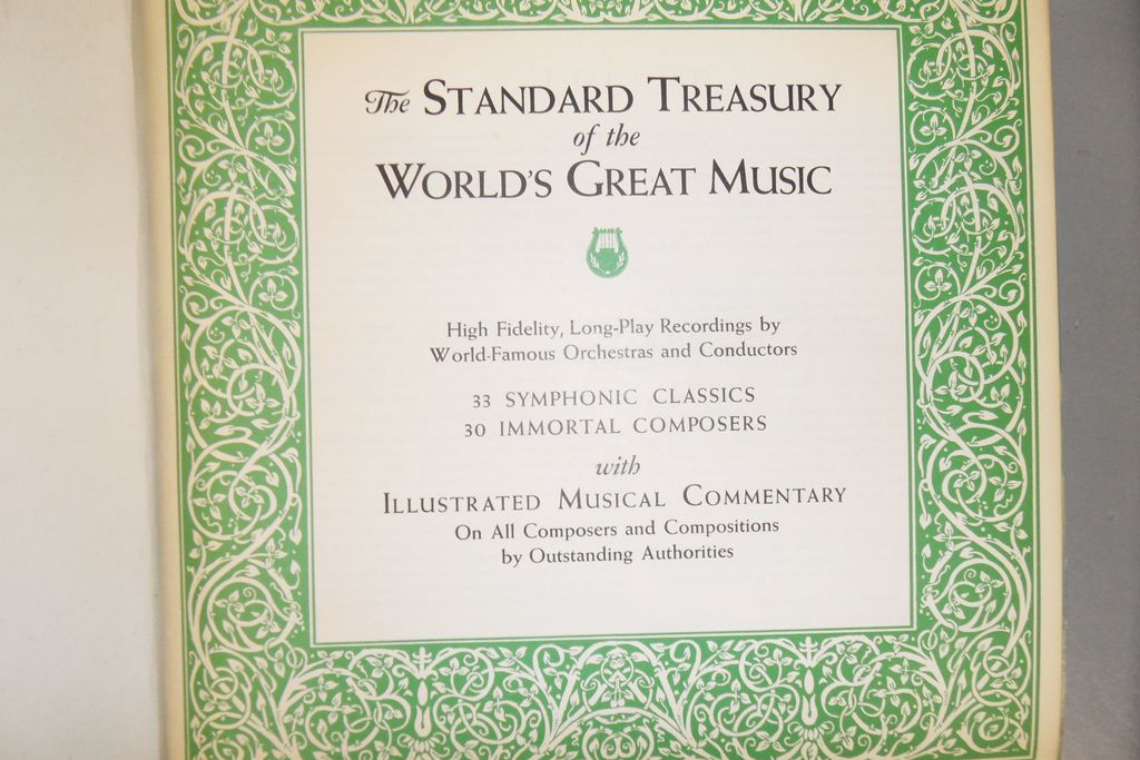 Vintage - Records - The Standard Treasury of the World's Greatest Music Vintage - Records - The Standard Treasury of the World's Greatest Music