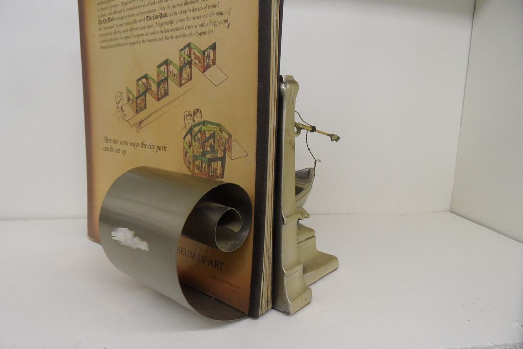 Vintage - Book Holder/Statue - "In Honor of the Whaleman" Vintage - Book Holder/Statue - "In Honor of the Whaleman"