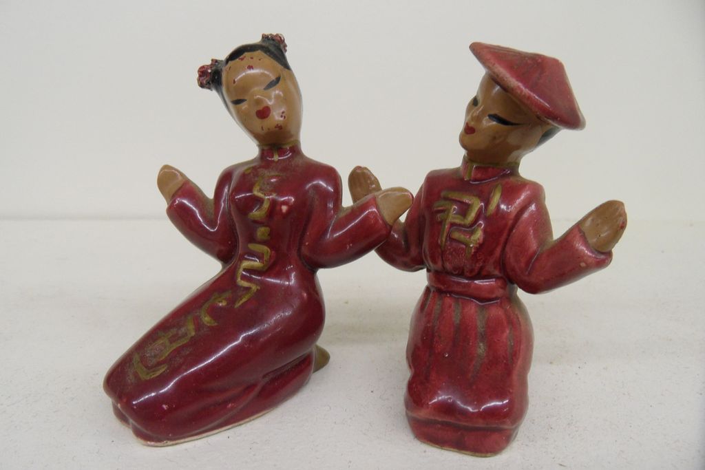 Vintage - Porcelain - Salt and Pepper - Japan Vintage - Porcelain - Salt and Pepper - Japan
