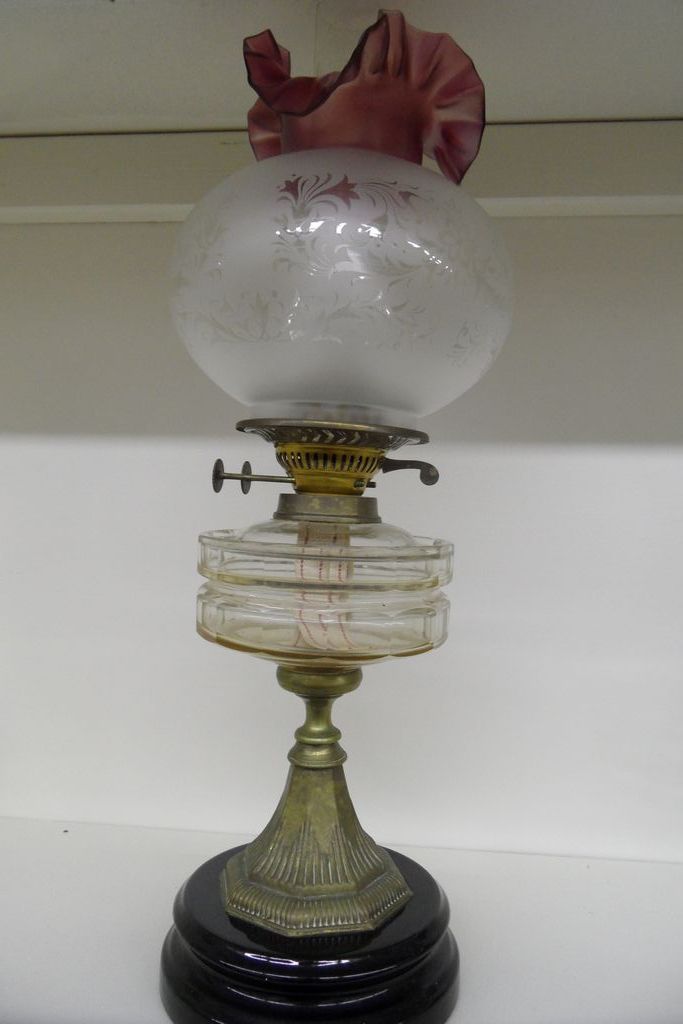 Antique - Kerosene Lamp Antique - Kerosene Lamp