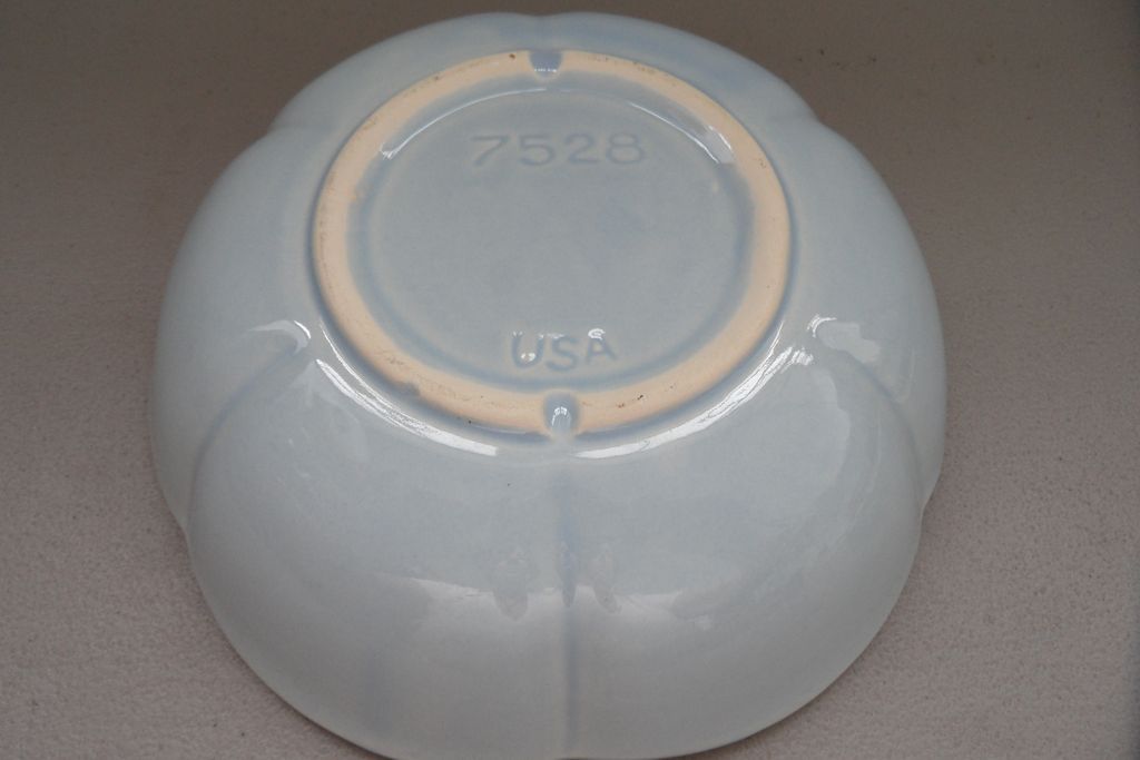 Vintage - Pottery - McCoy Blue Bowl Vintage - Pottery - McCoy Blue Bowl
