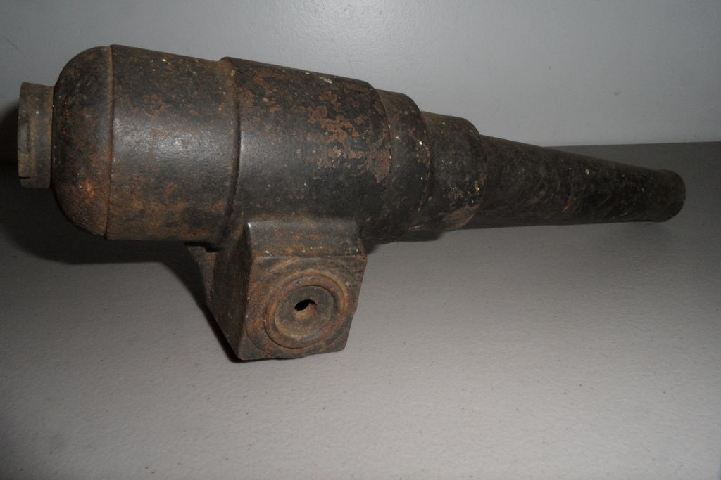 Vintage - Cast Iron Cannon Barrel Vintage - Cast Iron Cannon Barrel