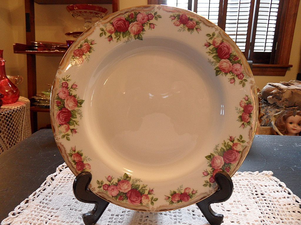 Vintage - The Prestige Collection, Retroneu - English Roses - 3028 - LG Serving Platter Vintage - The Prestige Collection, Retroneu - English Roses - 3028 - LG Serving Platter