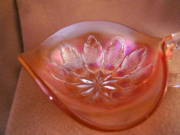 Carnival Glass Dugan Leaf Rays Finger Nappie Carnival Glass Dugan Leaf Rays Finger Nappie