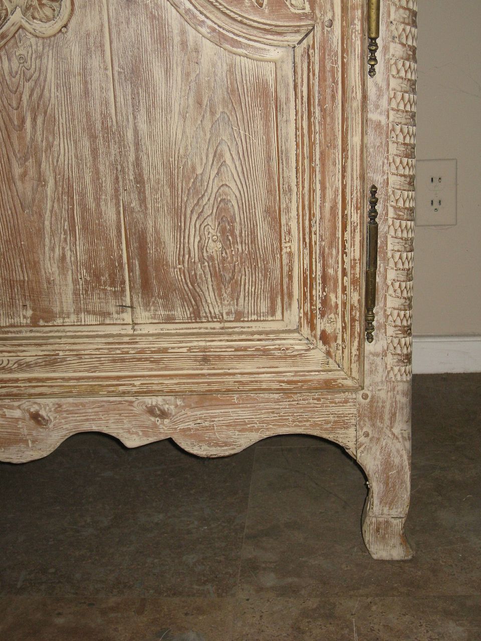 Exquisite 18/19th C. Large Italian Carved Cabinet Exquisite 18/19th C. Large Italian Carved Cabinet