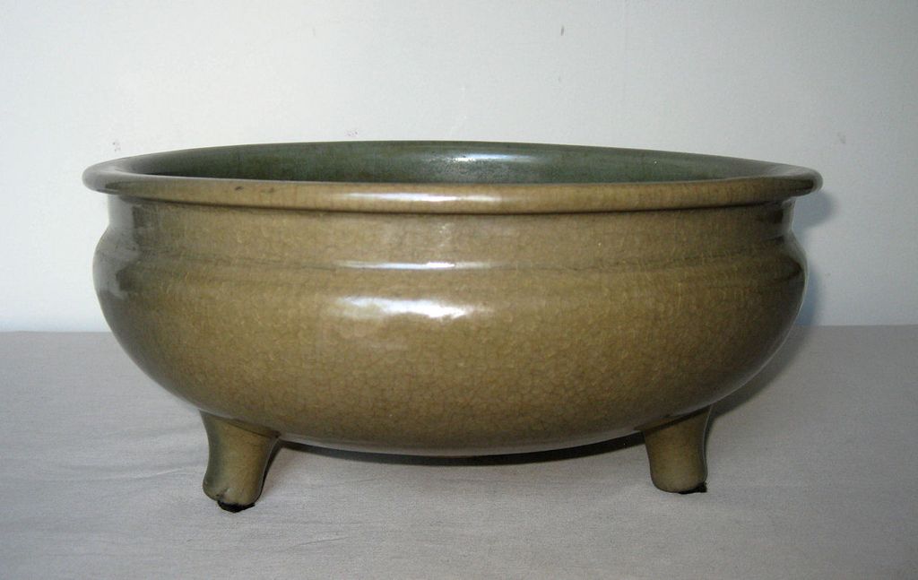 Chinese Yuan Celadon Glazed Bowl Chinese Yuan Celadon Glazed Bowl