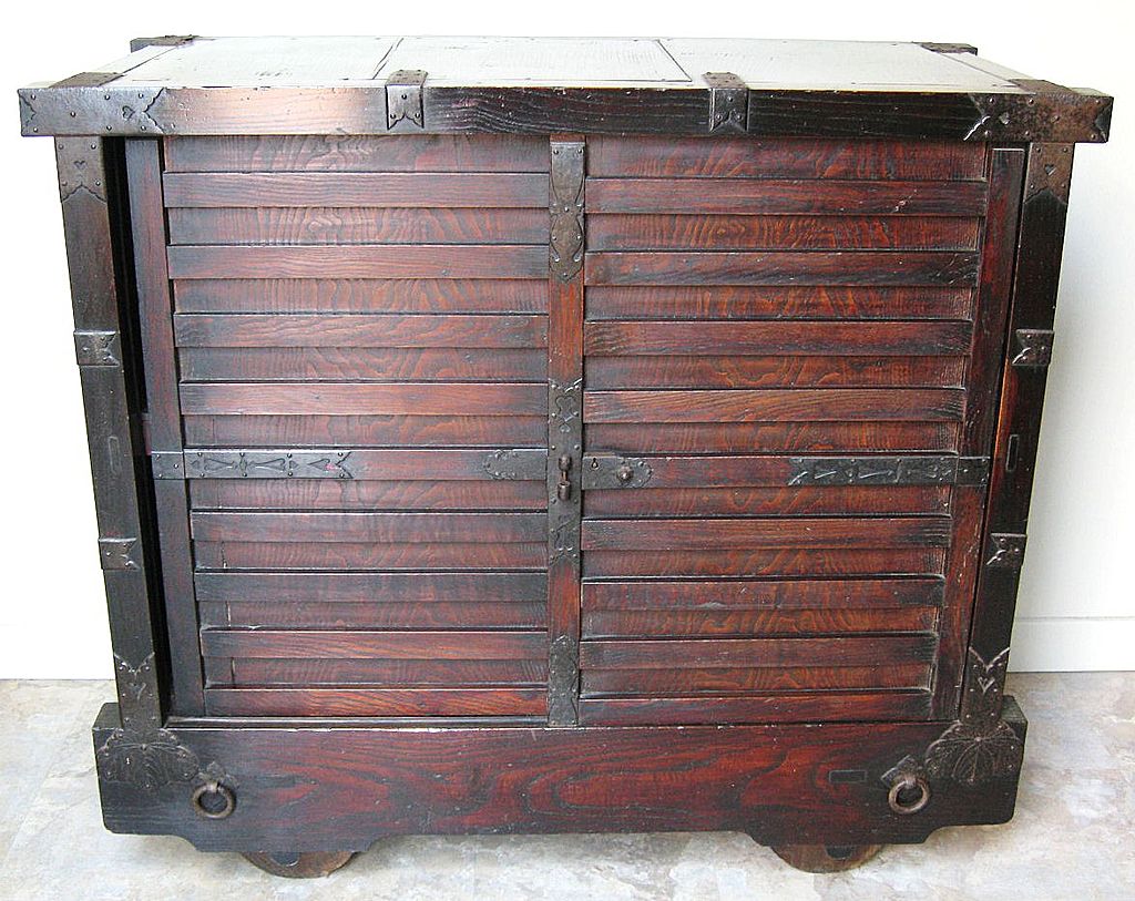 18th Century Japanese Kuruma Tansu 18th Century Japanese Kuruma Tansu