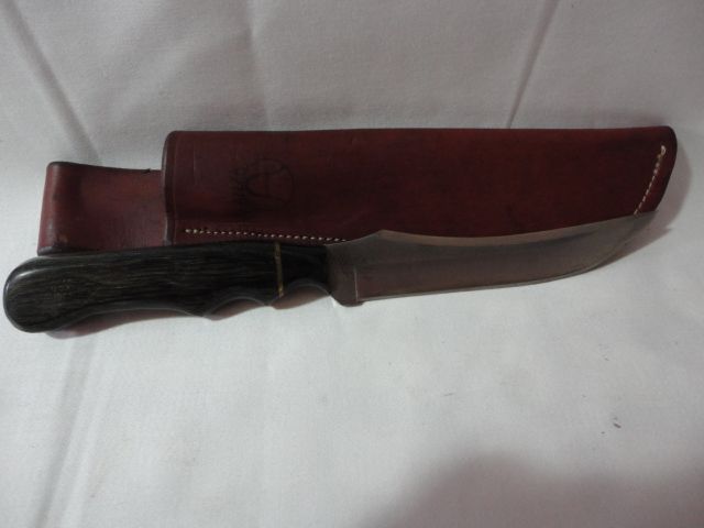 Anza Hunting Knife and sheath green wood grain handle Anza Hunting Knife and sheath green wood grain handle