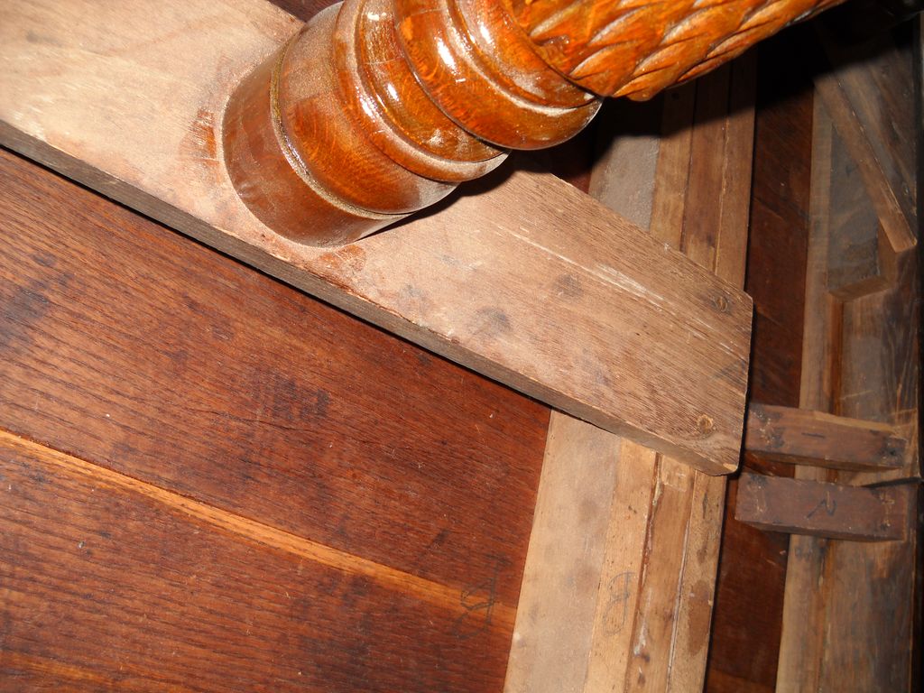 Beautiful Carved Oak Dining Table With Leaves Beautiful Carved Oak Dining Table With Leaves