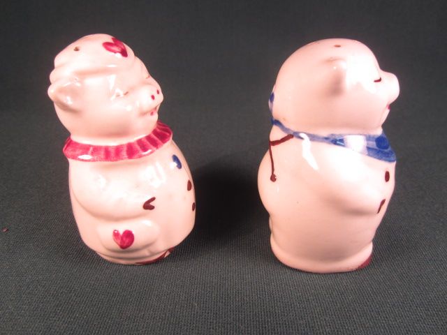 Shawnee Pottery "Smiley and Winnie Pig" Salt and Pepper Shakers Shawnee Pottery "Smiley and Winnie Pig" Salt and Pepper Shakers
