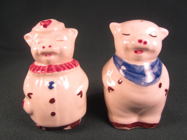 Shawnee Pottery "Smiley and Winnie Pig" Salt and Pepper Shakers Shawnee Pottery "Smiley and Winnie Pig" Salt and Pepper Shakers