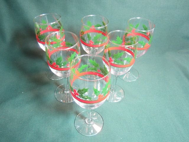 Holly and Berry Wine Glass by Libby/rock Sharp Holly and Berry Wine Glass by Libby/rock Sharp