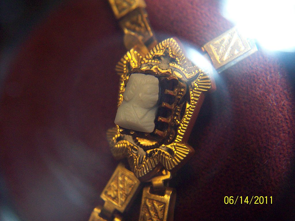 Antique Bookchain Cameo Drop Necklace Antique Bookchain Cameo Drop Necklace