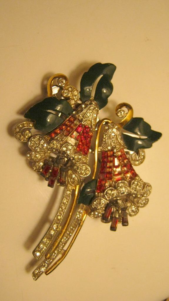 Coro Duet Brooch, circa 1930's Coro Duet Brooch, circa 1930's