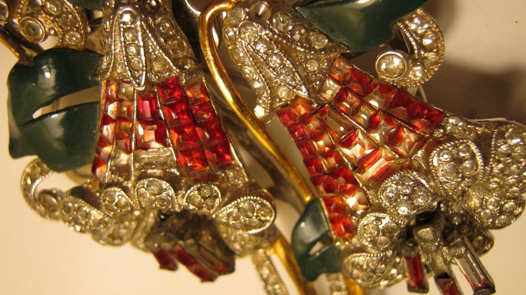 Coro Duet Brooch, circa 1930's Coro Duet Brooch, circa 1930's