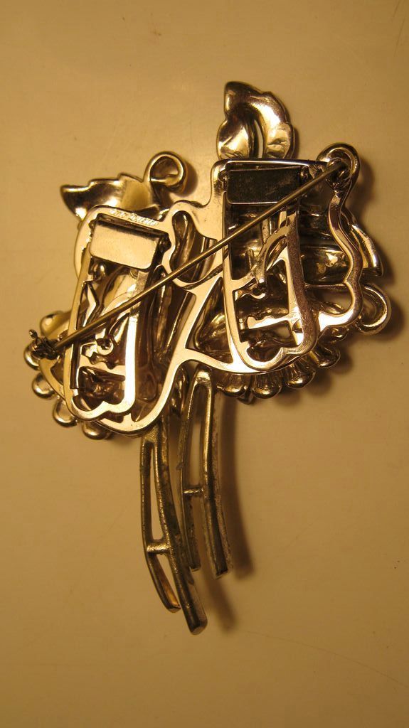 Coro Duet Brooch, circa 1930's Coro Duet Brooch, circa 1930's