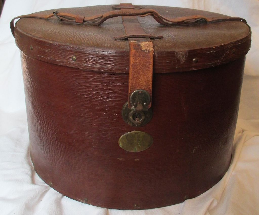 Vintage Men's Hat Box With Leather Straps and Brass Plate Vintage Men's Hat Box With Leather Straps and Brass Plate