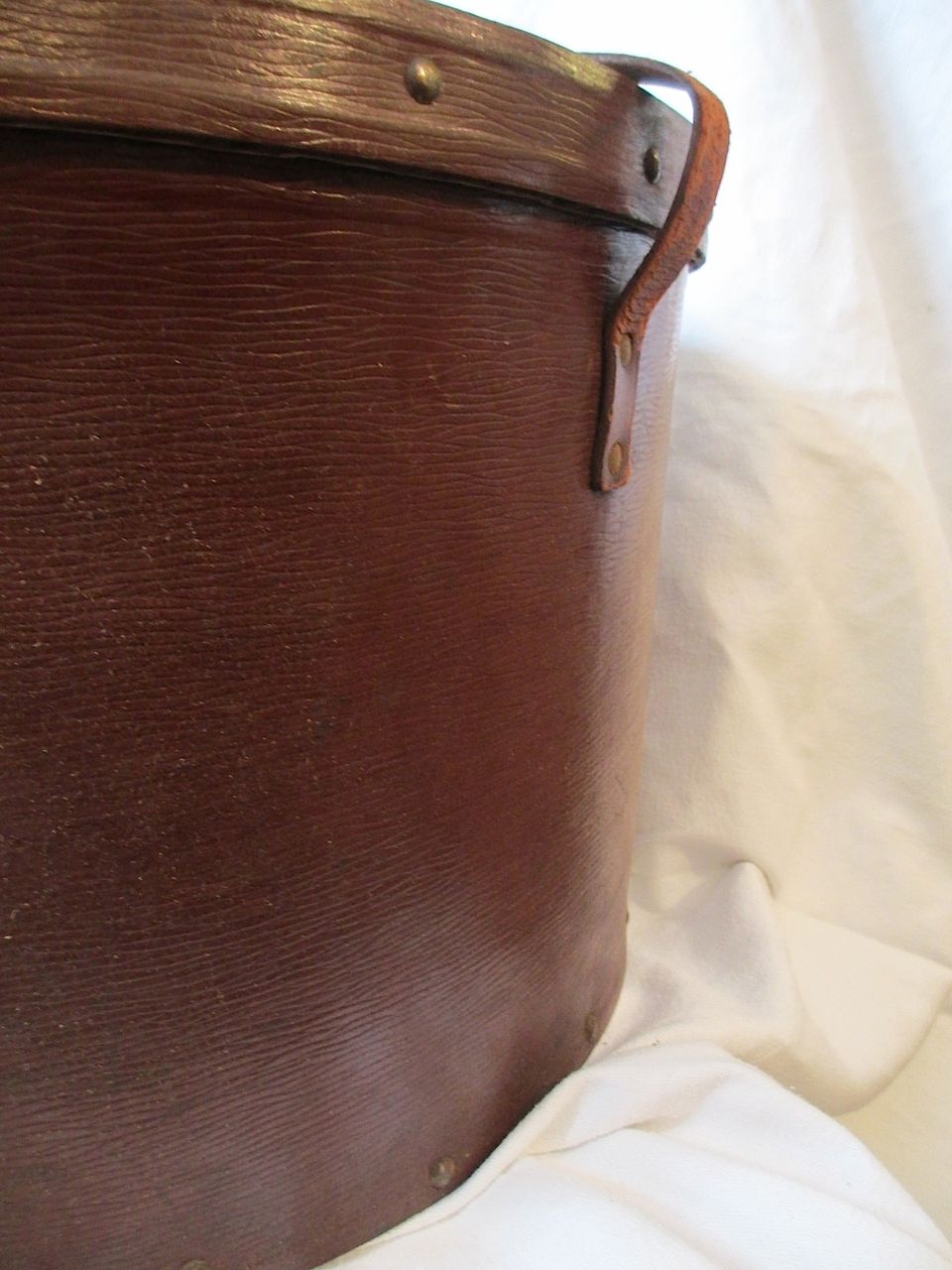 Vintage Men's Hat Box With Leather Straps and Brass Plate Vintage Men's Hat Box With Leather Straps and Brass Plate