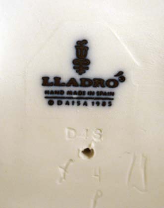 Lladro Figurine Pierrot with Puppy, Original Box Lladro Figurine Pierrot with Puppy, Original Box