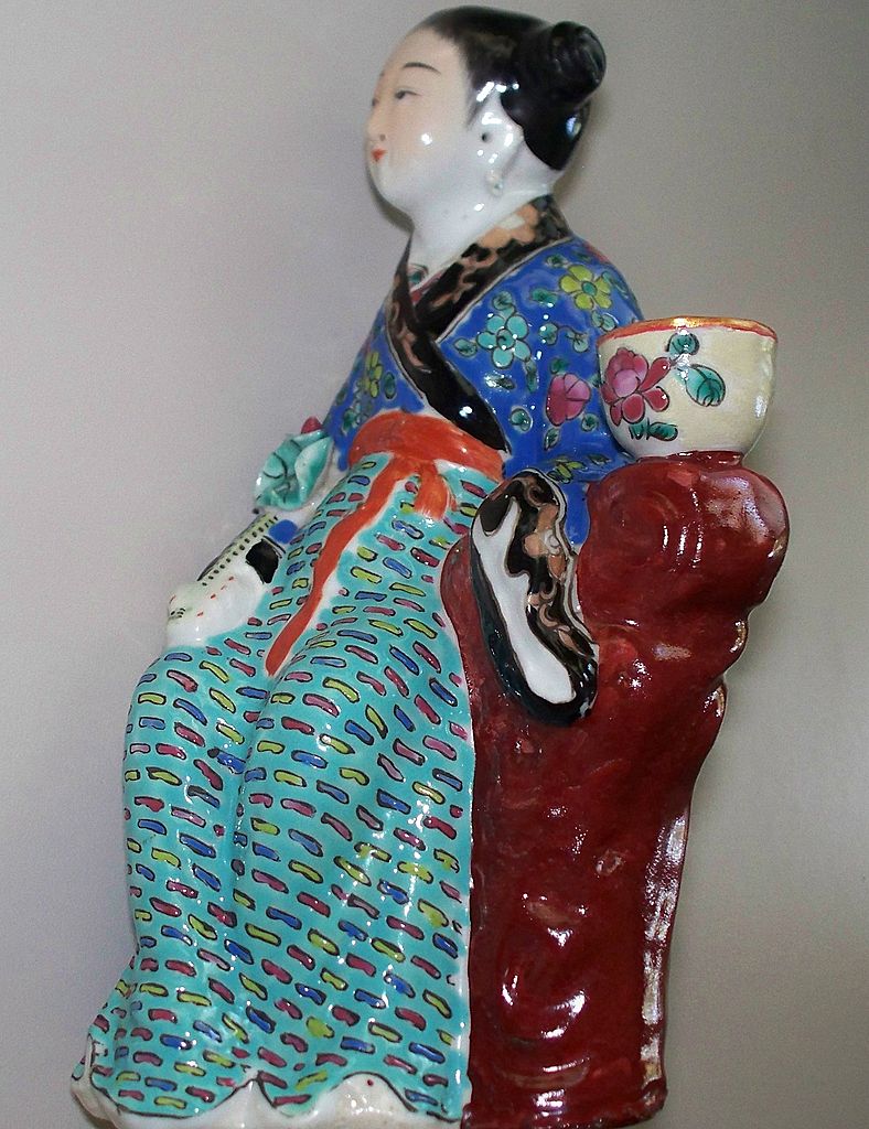 Antique Chinese Figurine of GuanYin with Gold Accents & Rose Bowl c.1890 Antique Chinese Figurine of GuanYin with Gold Accents & Rose Bowl c.1890
