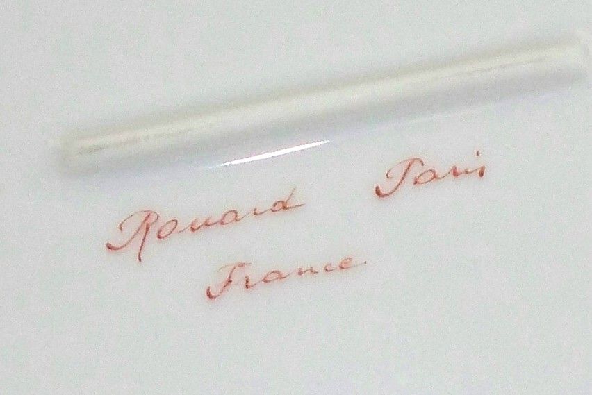 Beautiful Ronard or Rouard Porcelain Sevres Style De Paris French Platter with Roses Hand-Painted Beautiful Ronard or Rouard Porcelain Sevres Style De Paris French Platter with Roses Hand-Painted