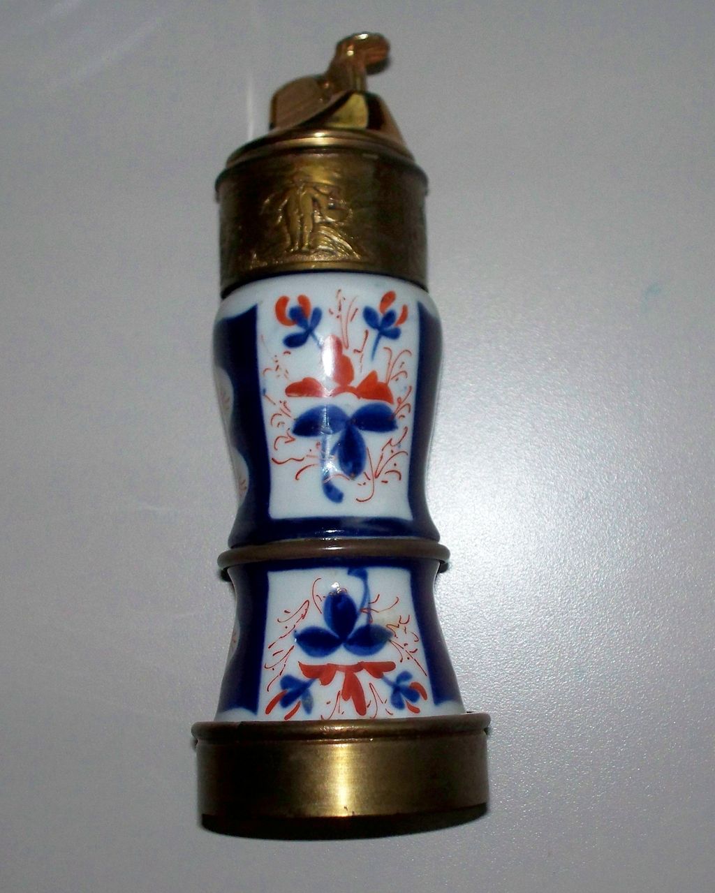 Evans Imari Porcelain & Brass Table Lighter circa 1950 Evans Imari Porcelain & Brass Table Lighter circa 1950