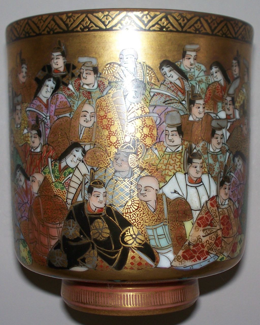 Exquisite Japanese Kutani Satsuma Covered Jar with 100 Men & Women Meiji Exquisite Japanese Kutani Satsuma Covered Jar with 100 Men & Women Meiji