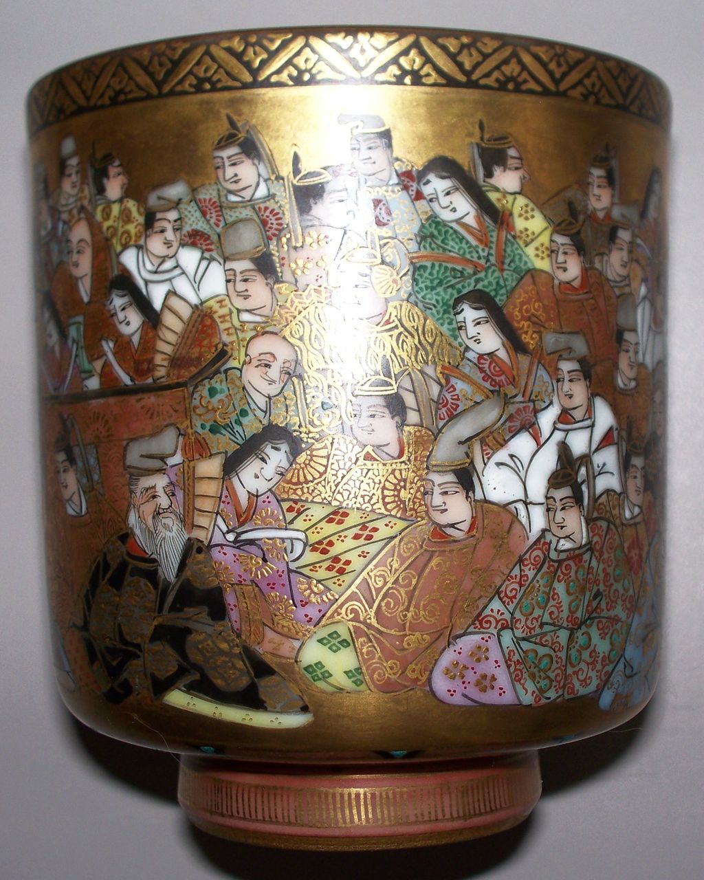 Exquisite Japanese Kutani Satsuma Covered Jar with 100 Men & Women Meiji Exquisite Japanese Kutani Satsuma Covered Jar with 100 Men & Women Meiji