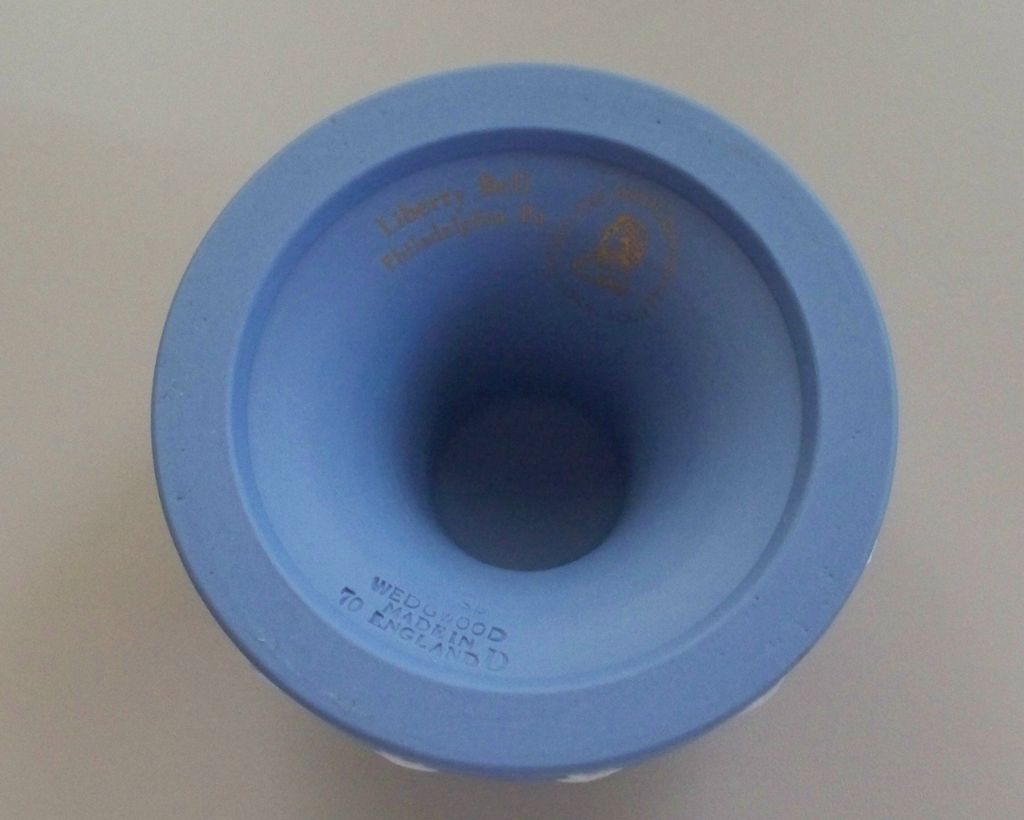 Wedgwood Liberty Bell Desk Paper-Weight circa 1976 Bi -Centennial Wedgwood Liberty Bell Desk Paper-Weight circa 1976 Bi -Centennial