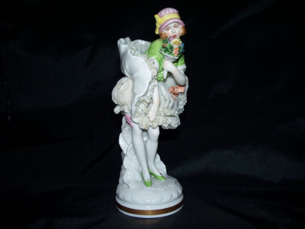 Antique Dresden Flapper Girl rare ca. 1900 Antique Dresden Flapper Girl rare ca. 1900