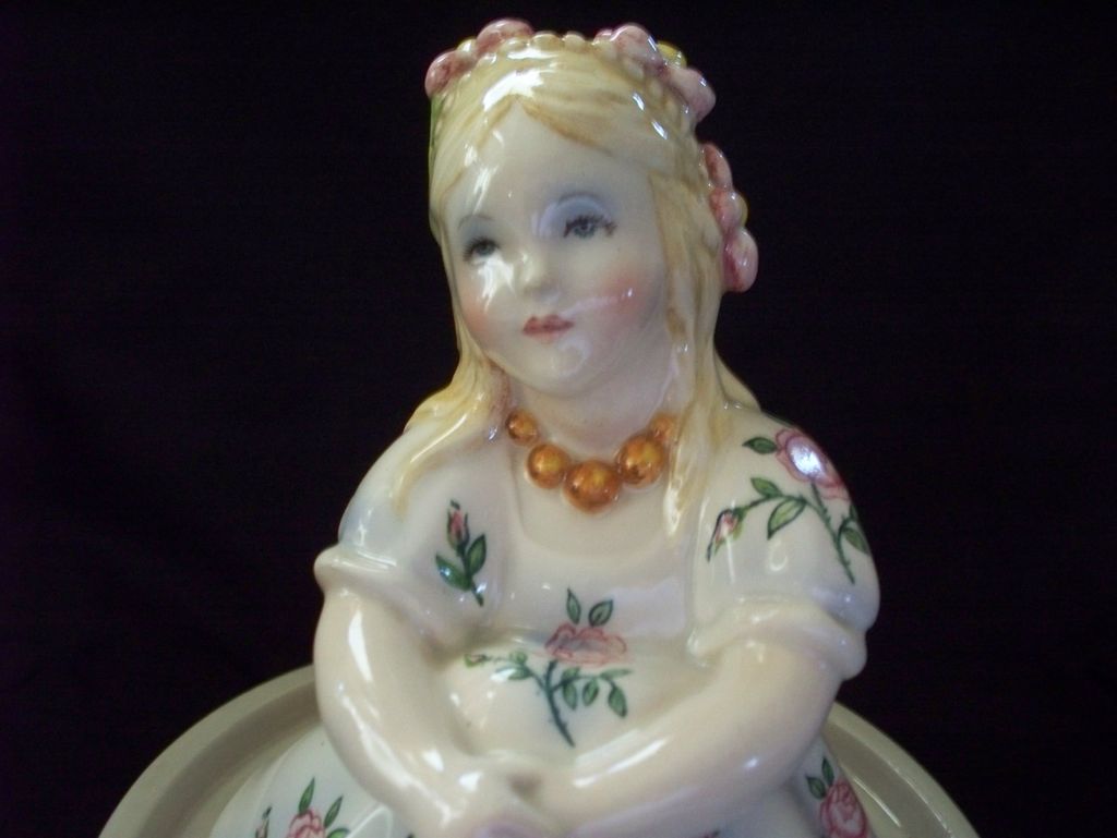 Lenci Figurine of a Little Girl with Roses.. Lovely! Lenci Figurine of a Little Girl with Roses.. Lovely!