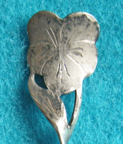 Gorgeous PANSY Antique Sweet Design Twist Handle Estate Spoon Gorgeous PANSY Antique Sweet Design Twist Handle Estate Spoon