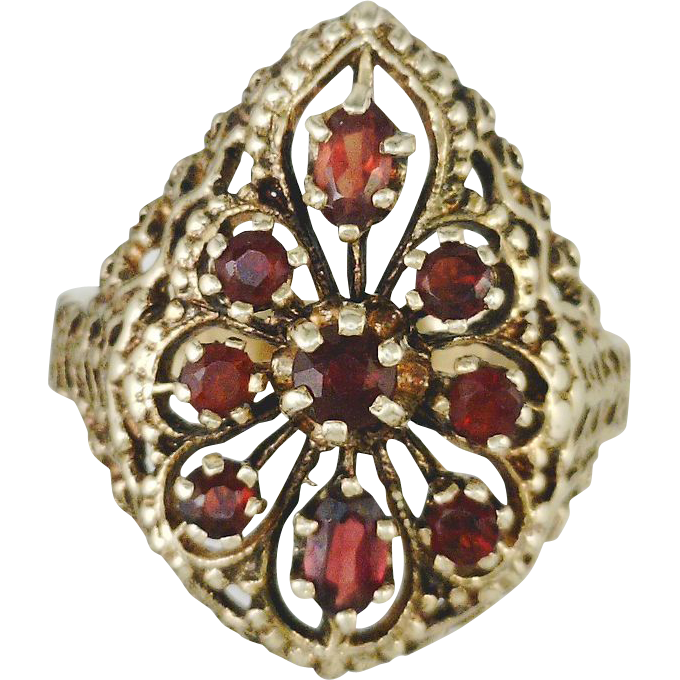 14kt Gold Garnet Teardrop Cocktail Ring 14kt Gold Garnet Teardrop Cocktail Ring