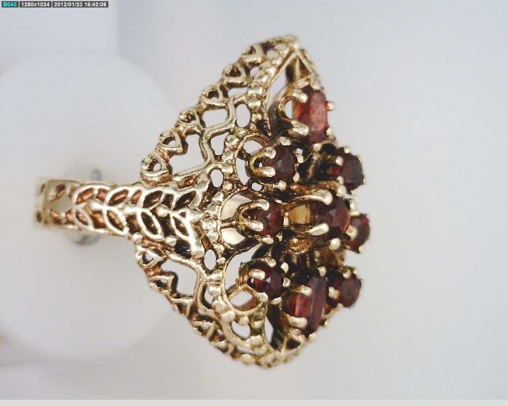 14kt Gold Garnet Teardrop Cocktail Ring 14kt Gold Garnet Teardrop Cocktail Ring