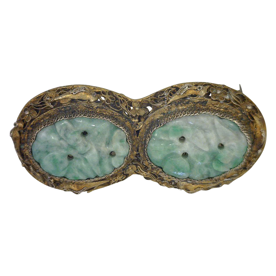 Early 20th Century Apple Jade Brooch Early 20th Century Apple Jade Brooch