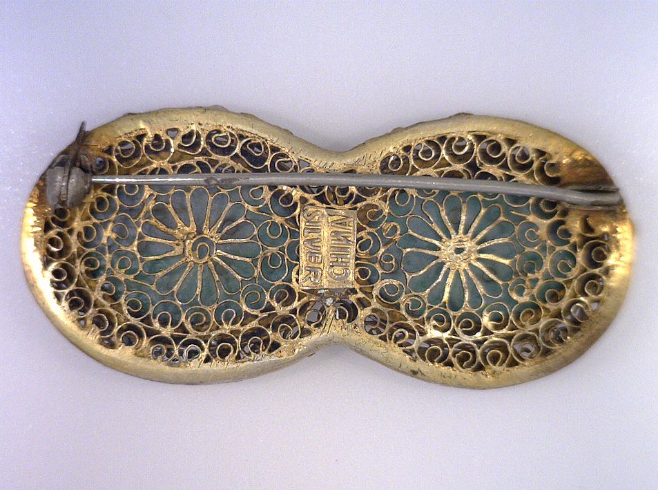 Early 20th Century Apple Jade Brooch Early 20th Century Apple Jade Brooch