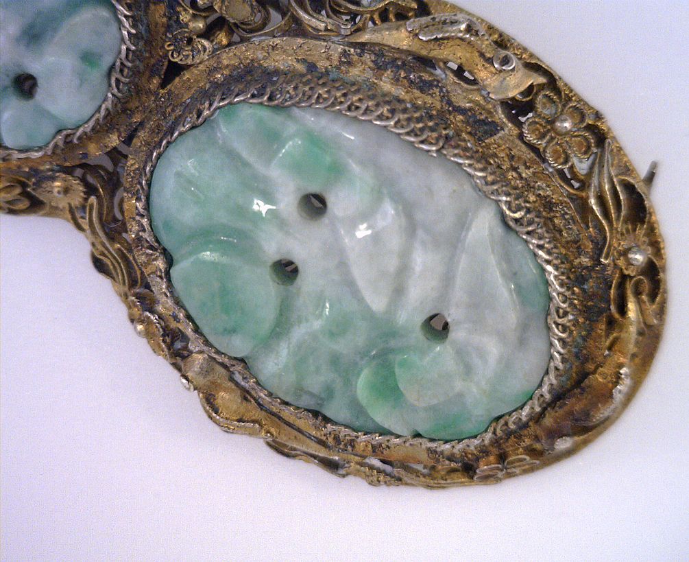 Early 20th Century Apple Jade Brooch Early 20th Century Apple Jade Brooch