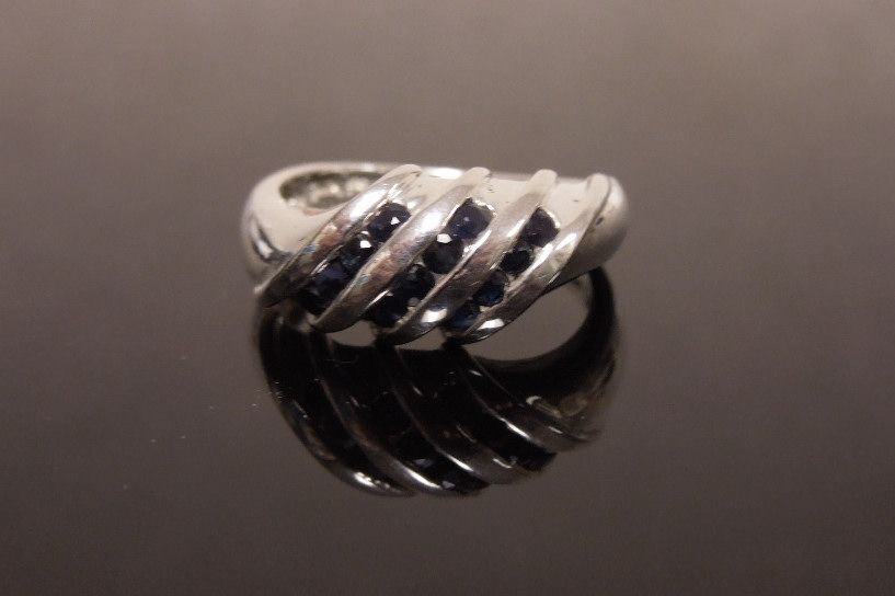 Sterling Silver & Blue Sapphire Ring Sterling Silver & Blue Sapphire Ring