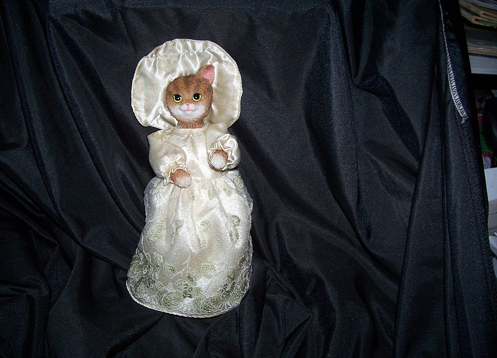 2004 Avon Cute Cat Doll with resin head and paws 2004 Avon Cute Cat Doll with resin head and paws