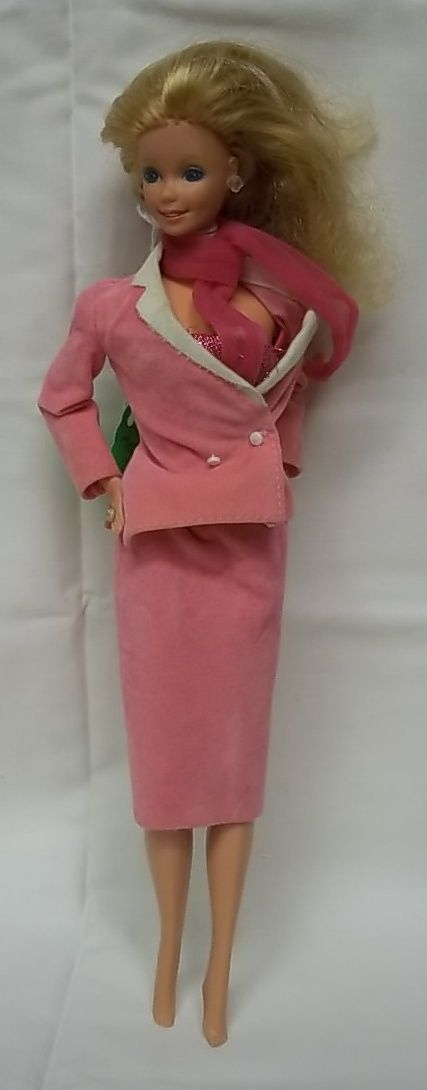 Mattel 7929 Vintage Day to Night Barbie Plastic Mattel 7929 Vintage Day to Night Barbie Plastic