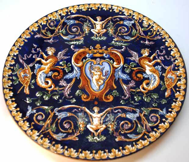 Antique Nineteenth Century French Gien Renaissance Plate Antique Nineteenth Century French Gien Renaissance Plate