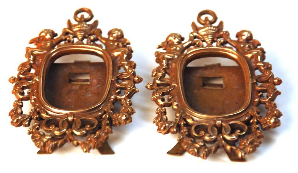 Vintage Pair of Miniature Bronze Picture Frames Vintage Pair of Miniature Bronze Picture Frames