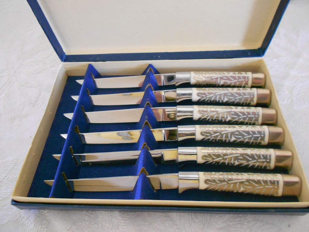 Set of 6 Solingen Stainless Steak Knives in Presentation Box Set of 6 Solingen Stainless Steak Knives in Presentation Box