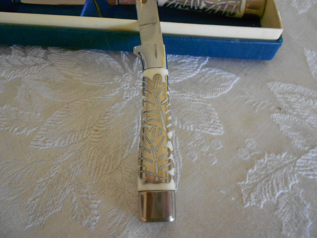 Set of 6 Solingen Stainless Steak Knives in Presentation Box Set of 6 Solingen Stainless Steak Knives in Presentation Box