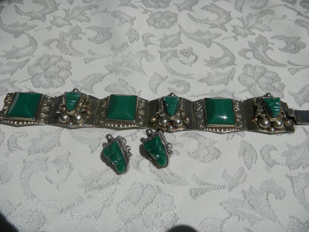 Exquisite Taxco Mexican Sterling & Malachite Vintage '50s Tribal Head Bracelet Exquisite Taxco Mexican Sterling & Malachite Vintage '50s Tribal Head Bracelet