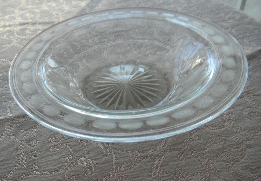 Hand-cut and etched early 1990s Glass Serving Bowl Hand-cut and etched early 1990s Glass Serving Bowl